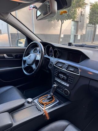 Mercedes-Benz c220 2012