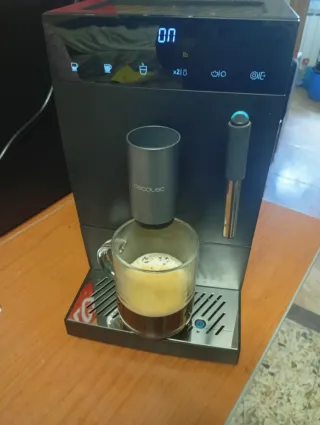 Cafetera Superautomática Cecotec Negra