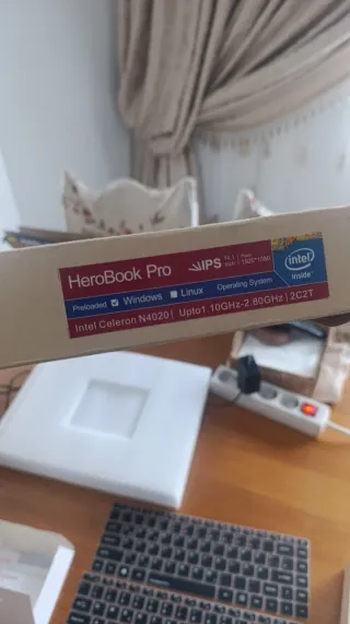 Portátil Chuwi HeroBook Pro