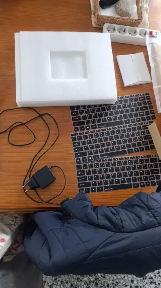 Portátil Chuwi HeroBook Pro