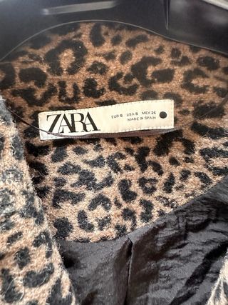 Abrigo estampado leopardo Zara