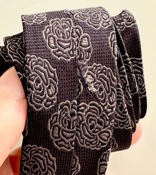 Corbata Chanel Vintage seda estampado Camelias