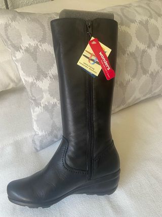 Botas altas de piel negras