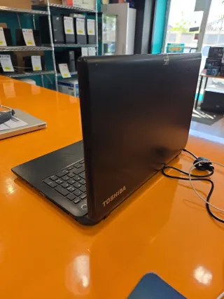 Toshiba Satellite A8 SSD 240GB Quadcore