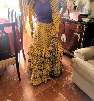 Traje Flamenca Amarillo y Morado