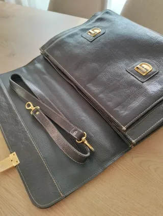 Cartera ejecutiva Capoettoen piel negra