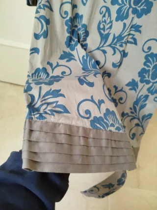 Vestido estampado floral azul y gris