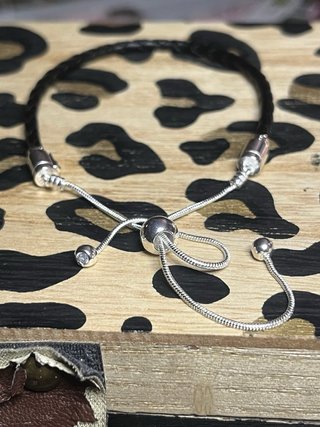 Pulsera cuero ajustable plata
