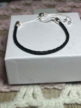 Pulsera cuero ajustable plata