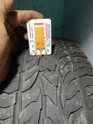 Neumático 215/65R16 98H