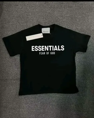 Camiseta Essentials Negra