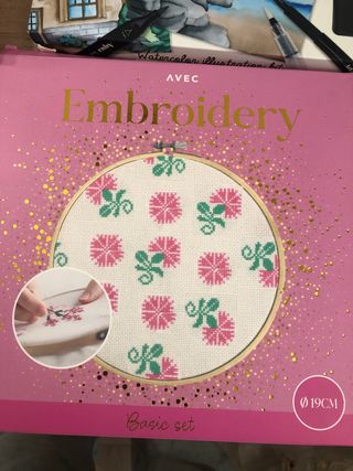 Lote Manualidades: Puzzle, Bordado y Flores