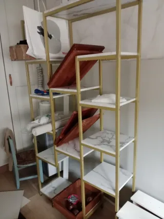 Estantería Dorada Moderna