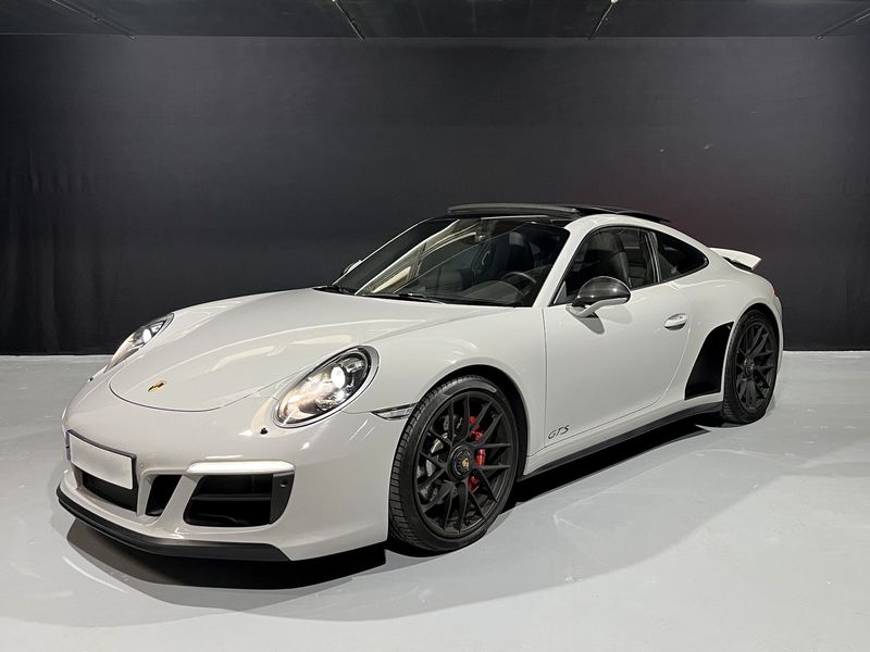 Porsche 911 4 GTS - foto 1