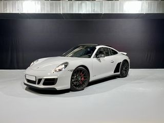 Porsche 911 4 GTS