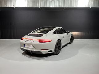 Porsche 911 4 GTS