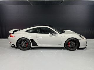 Porsche 911 4 GTS