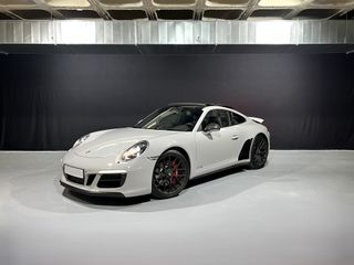 Porsche 911 4 GTS