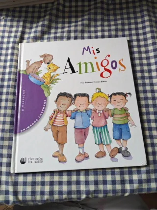 8 libros,niños de 4 años, 2 con garabatos, regalo