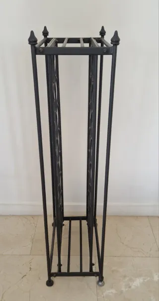 Portabottiglie in Ferro Forgiato Nero