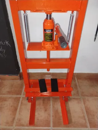 Prensa Hidráulica Naranja