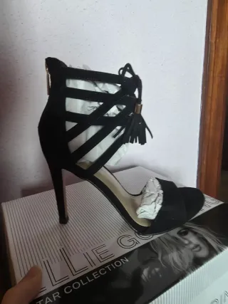 Sandalias de tacón Ellie Goulding negras