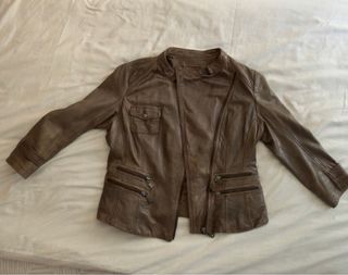 Chaqueta de cuero marrón mujer