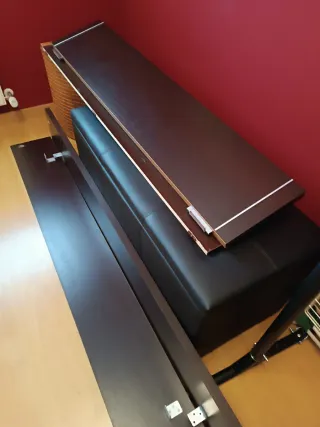 Estructura cama 135 y cómodas a juego