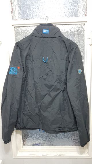 Cazadora cortavientos Superdry Talla L