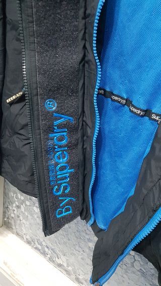 Cazadora cortavientos Superdry Talla L