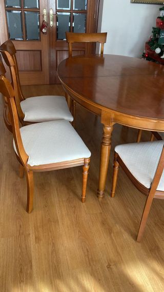 Sillas de comedor de madera y tela