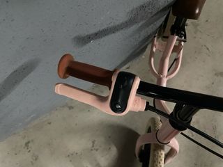 Bicicleta de equilibrio rosa