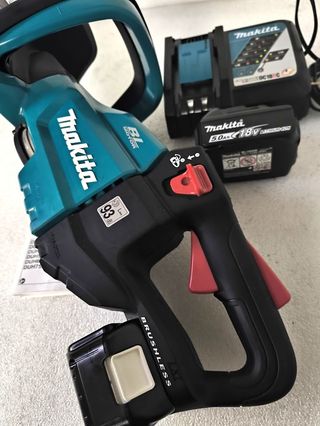 Makita Cortasetos DUH601Z y Motosierra DUC254