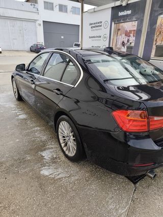 BMW 318 D 2012