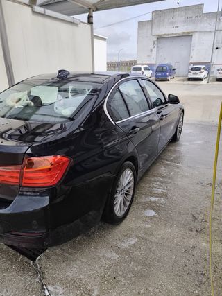 BMW 318 D 2012
