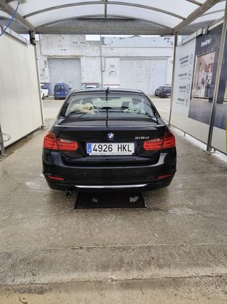 BMW 318 D 2012