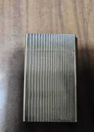 Mechero Dupont.