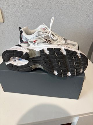 New Balance 530 Talla 44 EU / 10 US