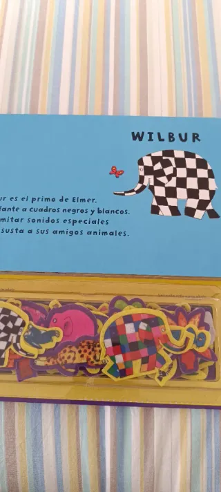 Elmer. Toca, lee y juega: (Incluye piezas de fie