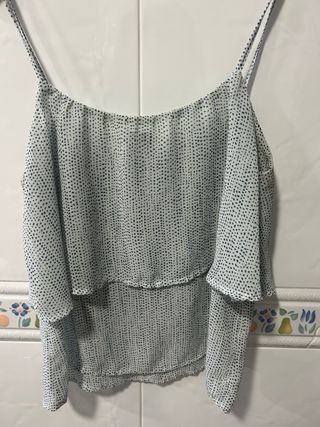 Blusa H&M volantes lunares