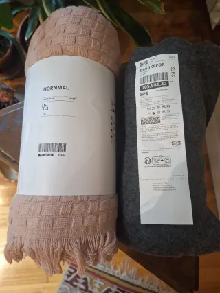 Manta HORNMAL IKEA rosa y DAGGKAPOR gris 130x170