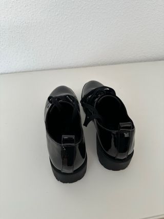 Zapatos negros charol mujer