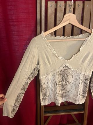 Maglia vintage beige con stampa pitone