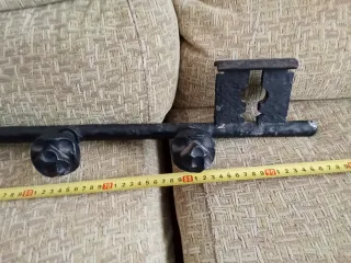 1 METRO ANTIGUO PERCHERO FORJA 4,300KG