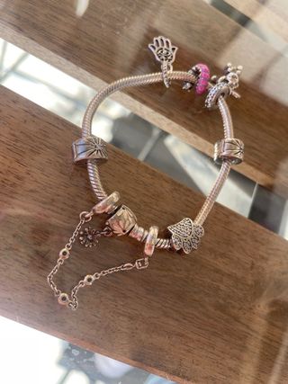 Pulsera Pandora con charms