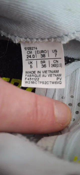 ASICS Magic Speed 2. Zapatillas Running Mujer.