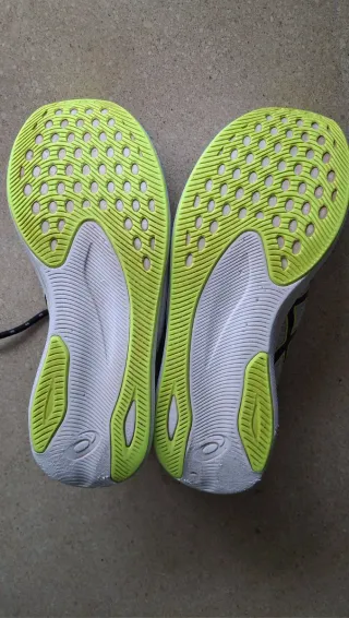 ASICS Magic Speed 2. Zapatillas Running Mujer.