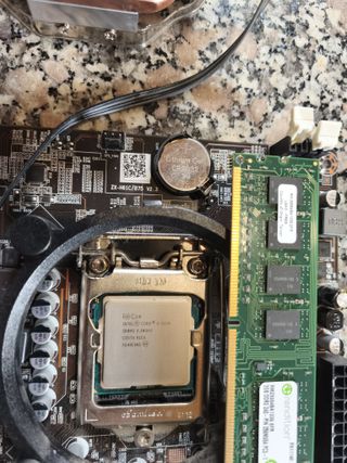 Combo Placa Base + i3-3220 + 2GB RAM + Disipador