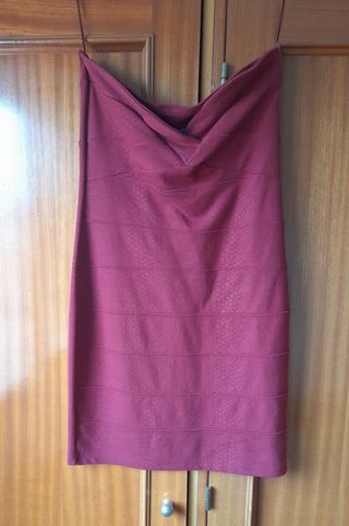 Vestido palabra de honor granate