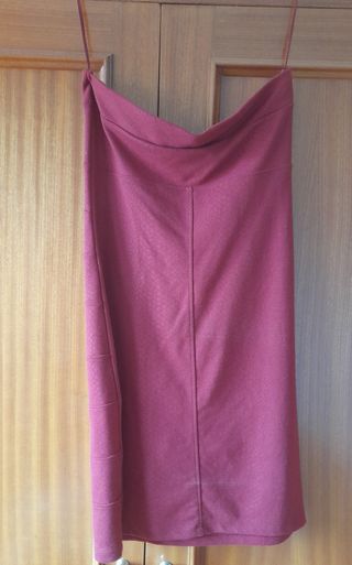 Vestido palabra de honor granate